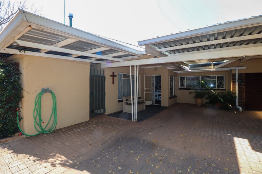 4 Bedroom Property for Sale in Flamwood North West